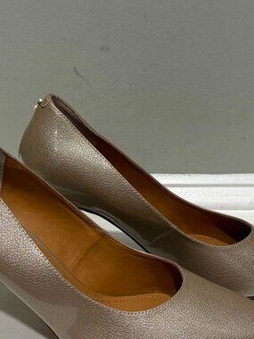 J.Renee Women's Taupe Pointed-Toe Pumps w-Gold Accent Heels